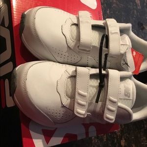 New balance shoes size 8 1/2 white new with tags